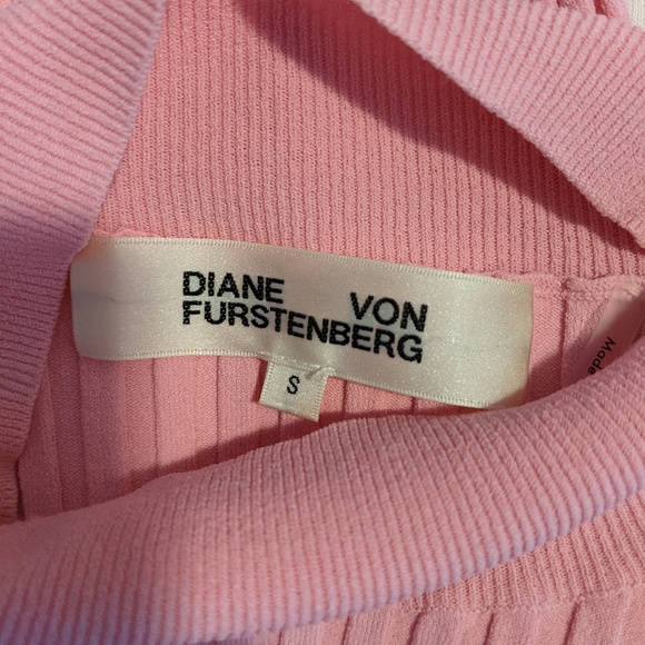 Diane Von Furstenburg pink t-shirt blouse - Picture 2 of 10